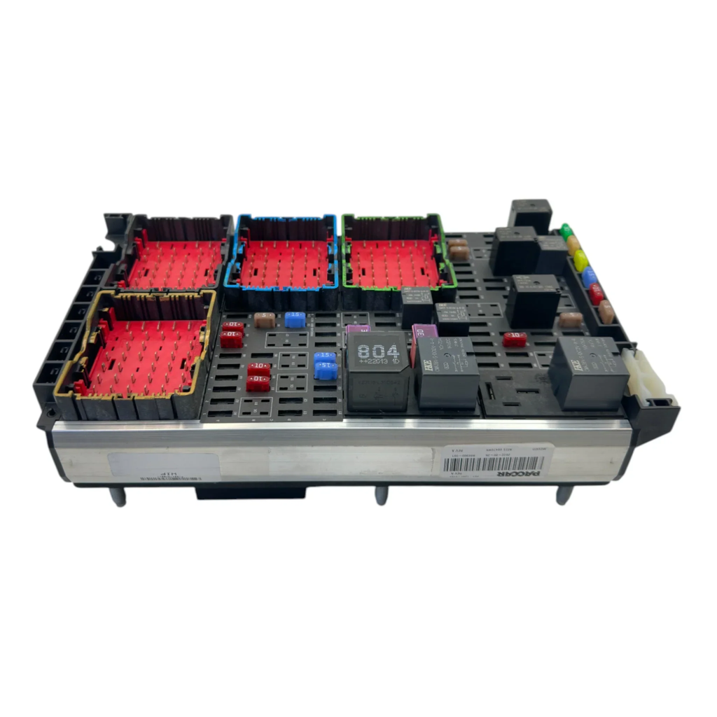 caja_fusibles_kenworth_t680_P27-1297-0101_perspectiva_derecha